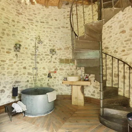 Forrest Stone, Insolite 1h De Lyon, St Etienne Et Clermont Ferrand Holiday home *